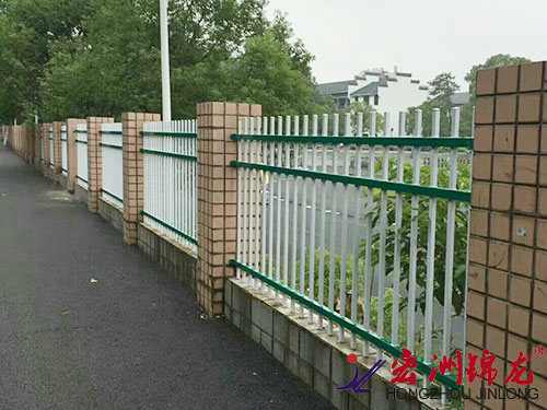 公路鋅鋼圍欄