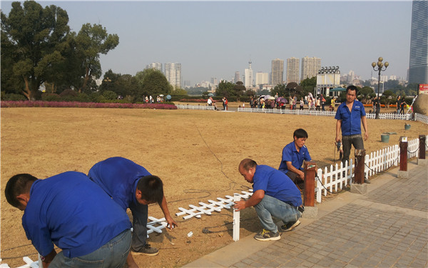 宏洲錦龍在長沙橘子洲頭的護欄工程案例