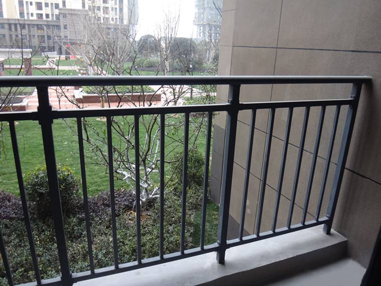 如何區(qū)分鋅鋼護(hù)欄涂層的好壞