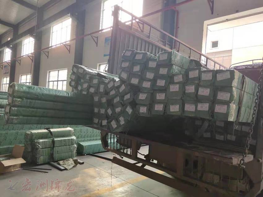 鋅鋼型材每天發(fā)貨實(shí)拍圖