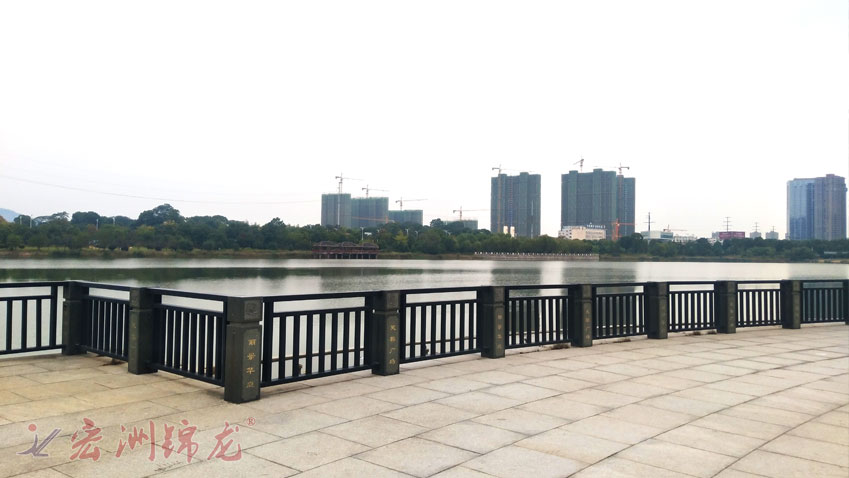 長沙斑馬湖公園景觀鋅鋼護欄案例