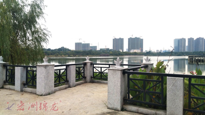 長沙斑馬湖公園景觀鋅鋼護欄案例