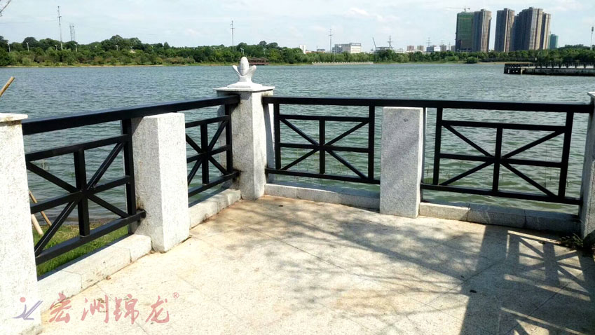 長沙斑馬湖公園景觀鋅鋼護欄案例