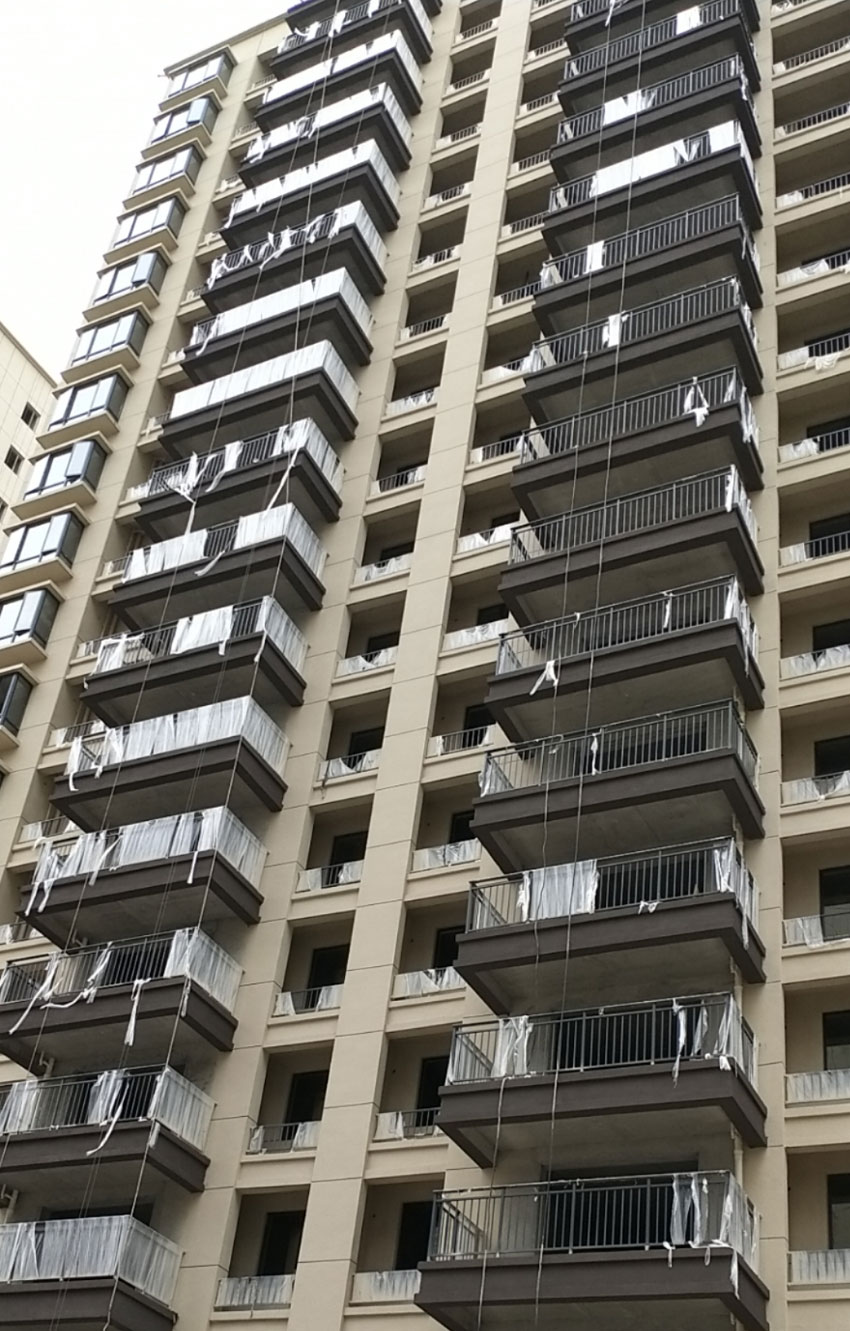 未拆裝的常德市工程鋅鋼陽(yáng)臺(tái)護(hù)欄實(shí)拍