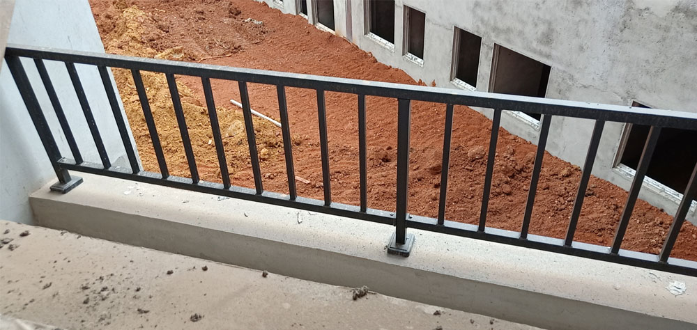 醴陵市升熙路鋅鋼陽臺護欄