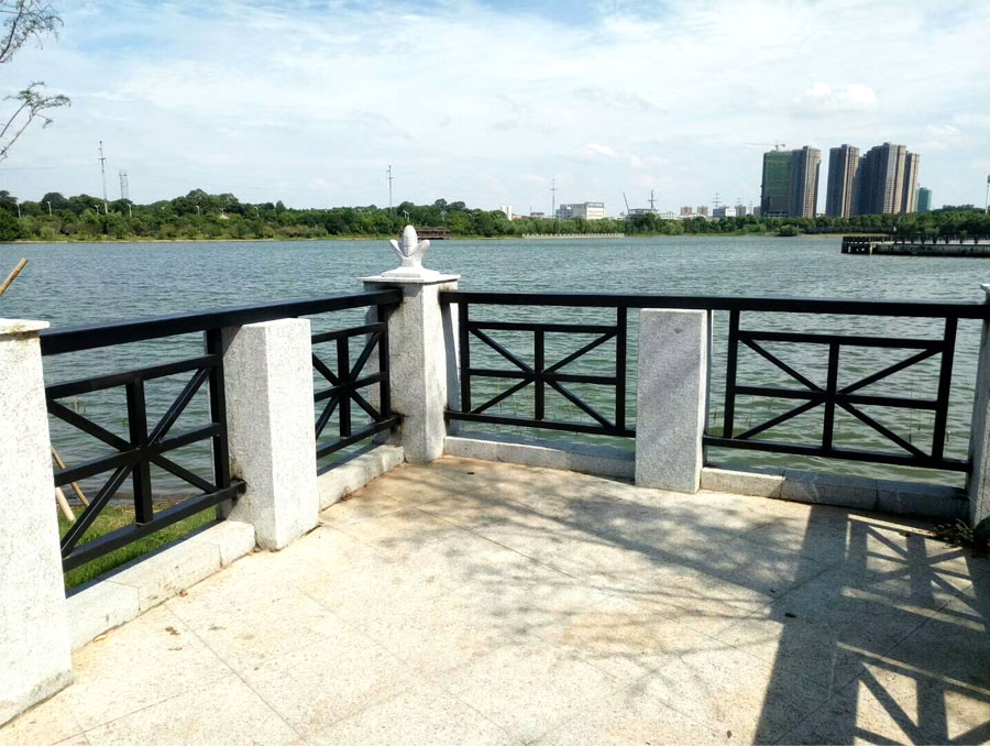 鋅鋼護(hù)欄的鍍鋅層一定是越厚越好嗎