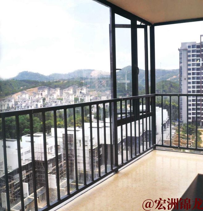 陽臺護(hù)欄承重性要求是多少